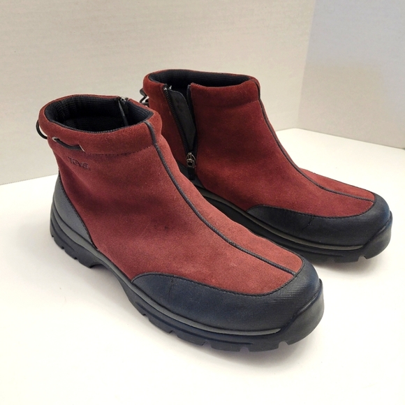 Teva women's size 10 burgundy suede side zipper ankle Rubber Sole boots - Picture 1 of 15